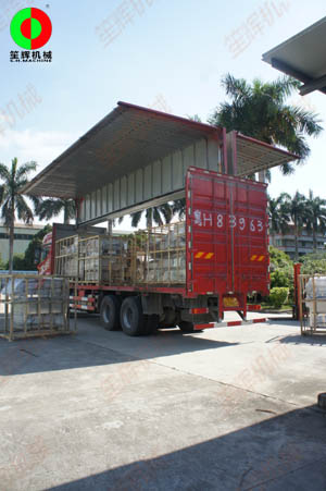 客戶四套渦流洗菜機組順利完工裝車出貨！