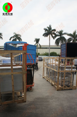兩貨車(chē)蔬果加工機(jī)械設(shè)備發(fā)貨交付客戶！