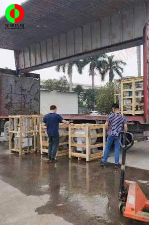 削皮機、切菜機、薯條機等一批蔬果加工設備發(fā)往海南?？?！