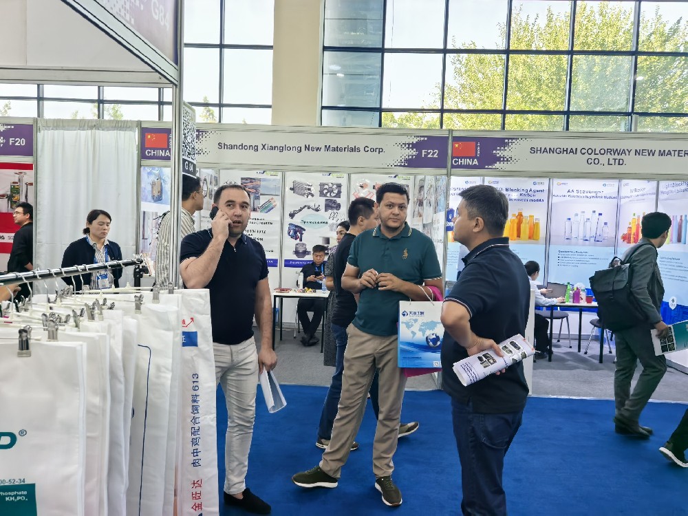 什邡市聯(lián)盛包裝有限公司董事長(zhǎng)帶隊(duì)亮相烏茲別克展會(huì)，塑編袋與噸袋產(chǎn)品引海外關(guān)注